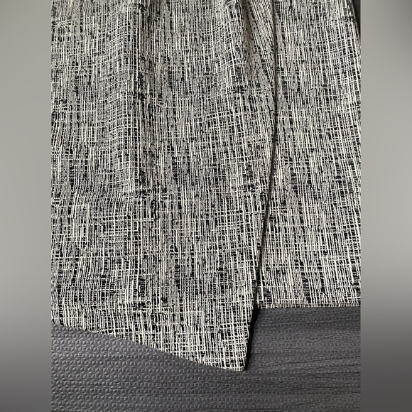 🏷️ 🛍️ NWOT Express Jacquard Surplice Front Sheath Dress 🏷️ 🛍️ - Picture 4 of 8